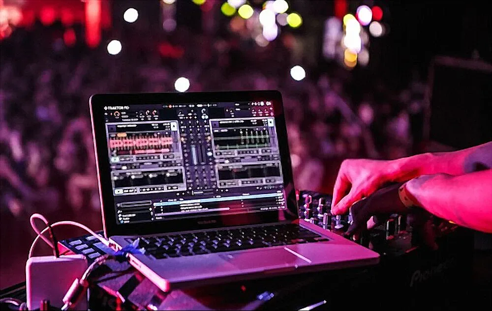 Beste Laptops für Serato DJ Software [2023]