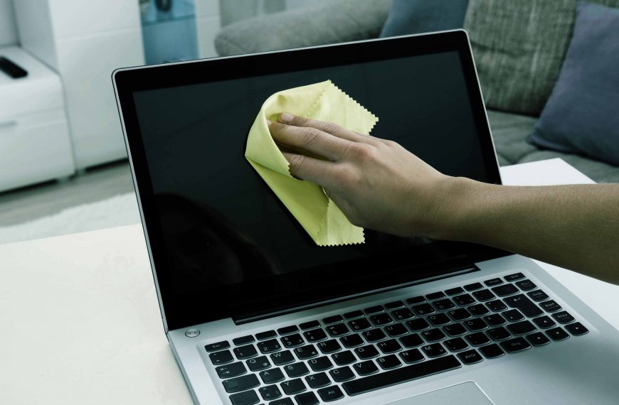 this is how you can clean a touchscreen laptop easily